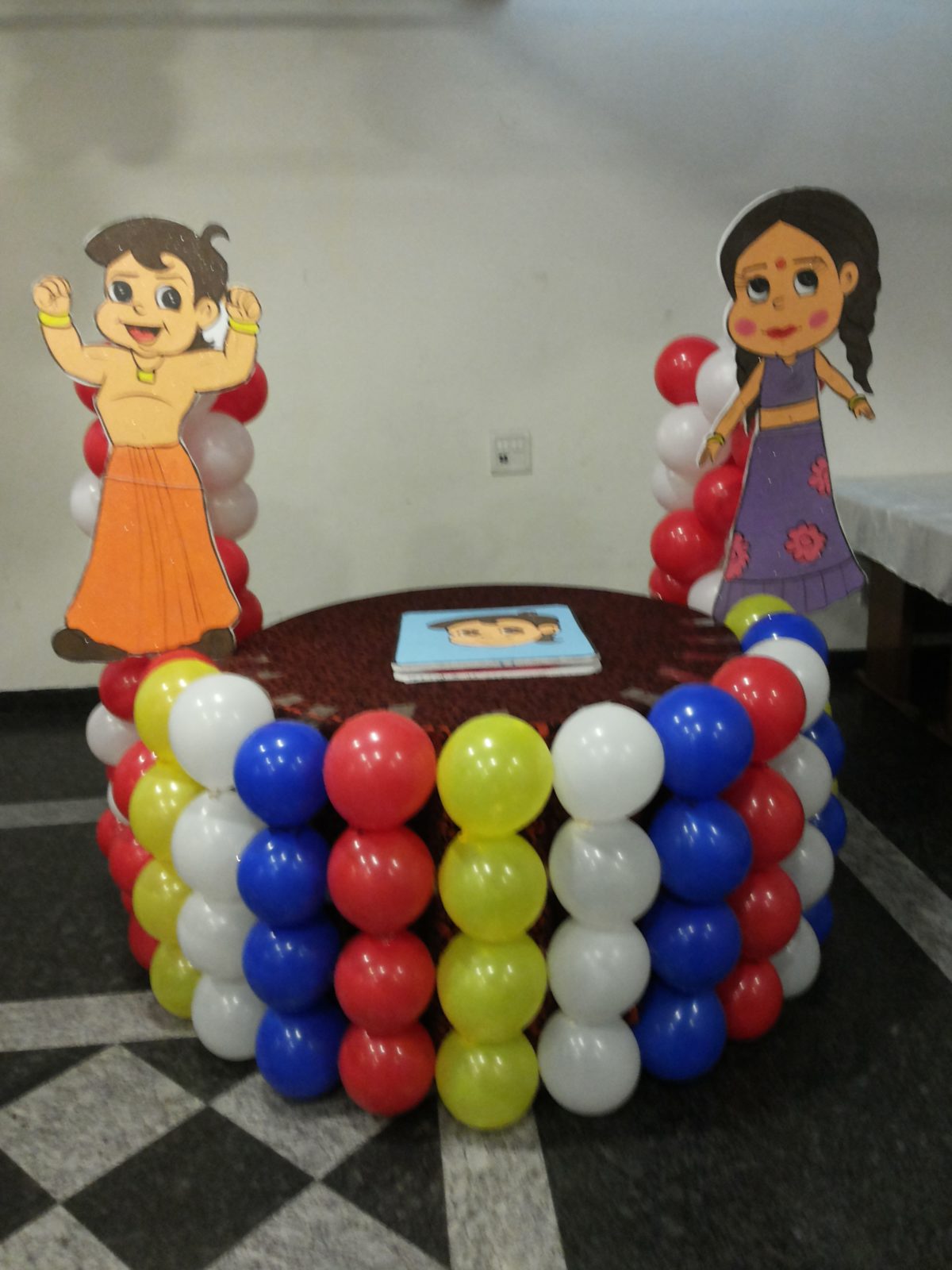 cake table decor